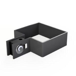 Czarna obejma narożna do ogrodzeń panelowych z jedną śrubą, akcesorium montażowe do paneli ogrodzeniowych.